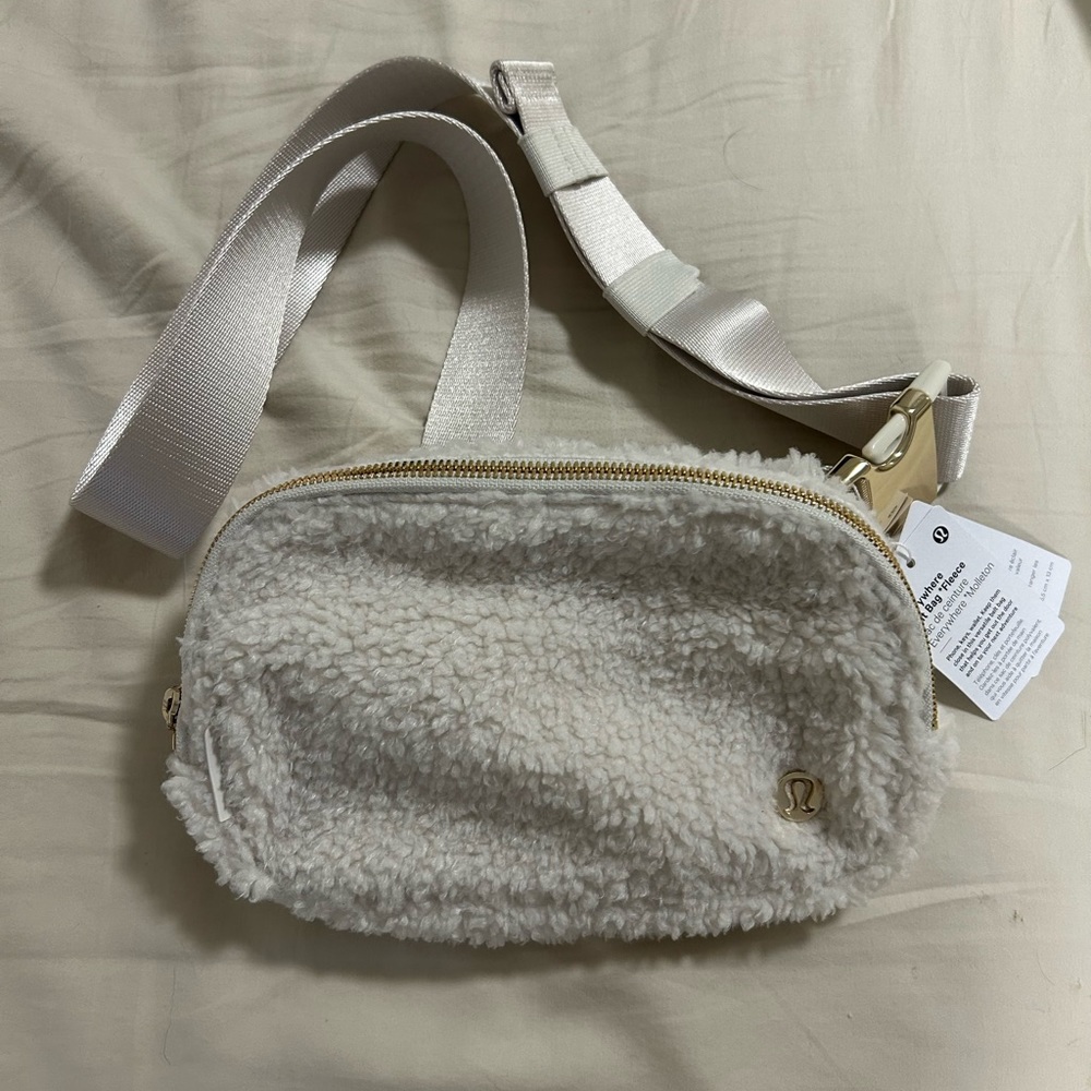Lululemon NWT everywhere belt bag 1L fleece in white opal/gold
